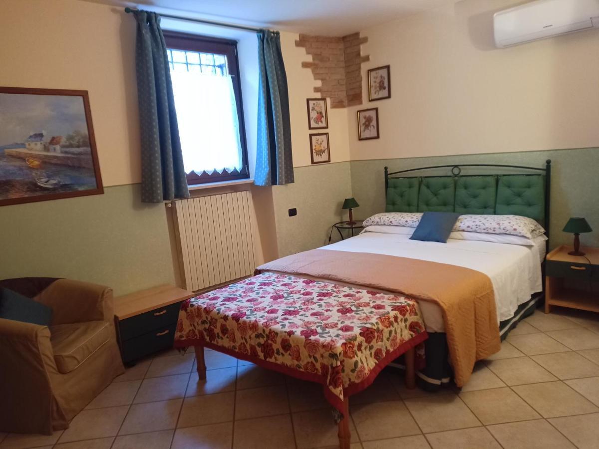 B&B Renzano Bedrooms Salò Exterior foto